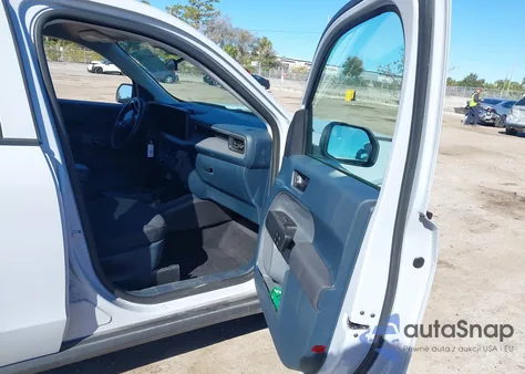 2025 Ford Maverick Xl z USA, uszkodzony, nr VIN 3FTTW8A30SRA95911